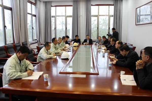 永壽縣委副書記、縣長王飛一行來華浩軒公司調(diào)研工作現(xiàn)場辦公