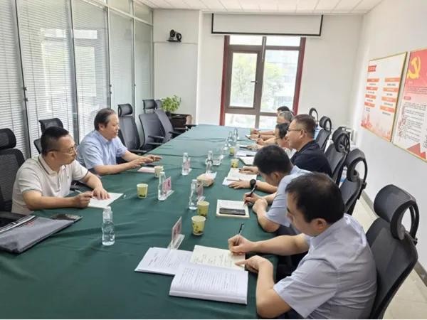 中陜核集團(tuán)黨委書記、董事長朱華平到中陜核二一八大隊調(diào)研指...