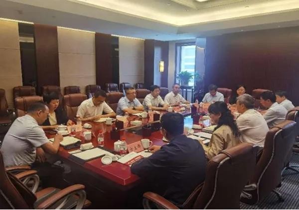 中陜核集團黨委副書記、總經理范明一行到榆林市榆陽區(qū)對接新...