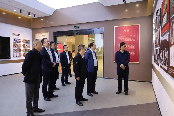 中陜核集團黨委書記、董事長朱華平一行到湖南省地質(zhì)院、長沙...